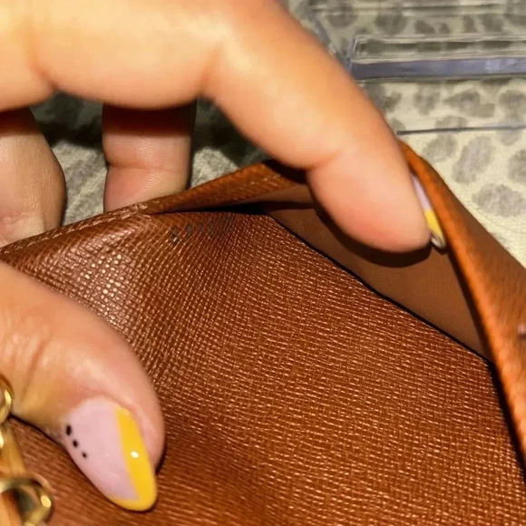 Louis Vuitton agenda - Picture 7 of 8